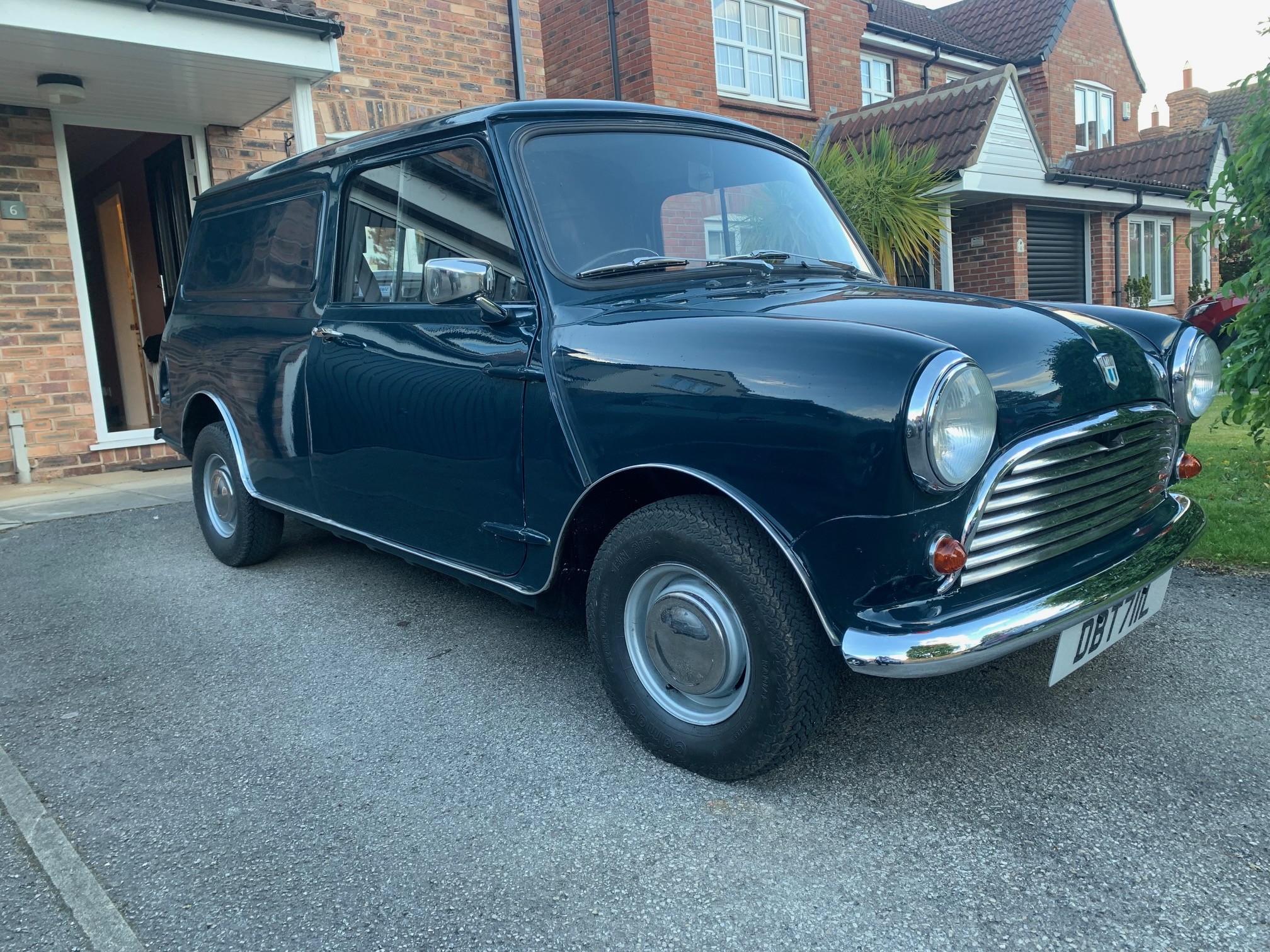 Minivan from the early 1970's